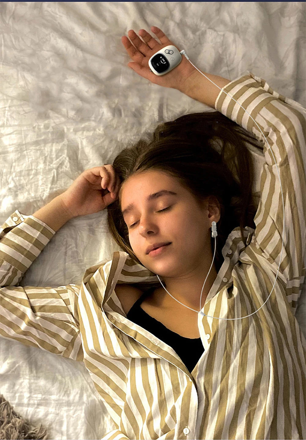 Use the Cranial Electrotherapy Stimulation (CES) sleep aid ear clip with hand-held function if you have difficulty falling asleep.